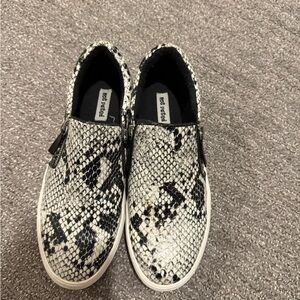 Not Rated Black and White Snake Print Sneakers